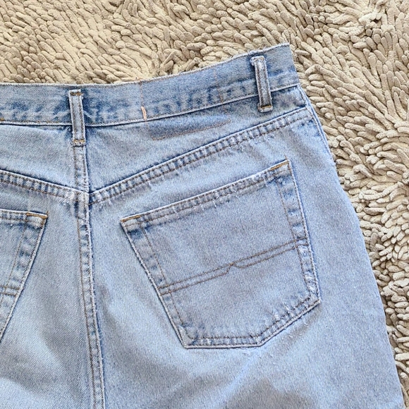 VTG DESTROYED JEAN SHORT, LIGHT WASH, XL - Picture 7 of 12